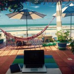 Arbeiten-am-Strand von Michelle Kutzner