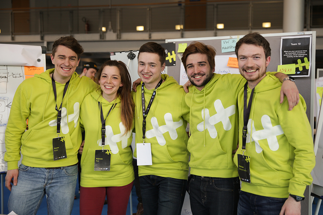 Die Studierenden aus Karlsruhe und Pforzheim - Gewinner des Hackathons auf der CeBIT