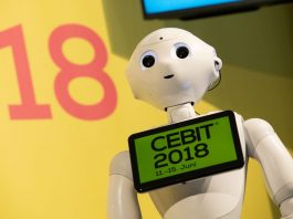 CEBIT: KIT präsentiert selbstlernenden humanoiden Roboter BEBIT 2018