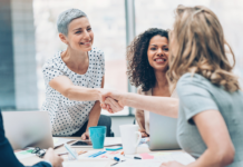 Finde mit diesen 6 Tipps heraus, wie Du für Headhunter sichtbarer wirst und wie Du im Gespräch überzeugst!