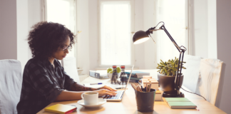 Der Büro-Zwang ist nicht mehr zeitgemäß. Hybrides Arbeiten gilt inzwischen nicht mehr als Benefit sondern als Standard.