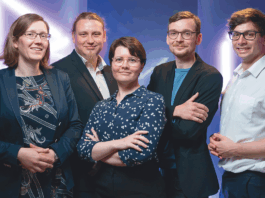 v.l.n.r.: Leona Grulich, Julian-Benedikt Scholle, Nadia Schillreff, Erik May, Maximilian Kühne vom Startup byte robotics.