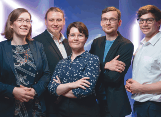 v.l.n.r.: Leona Grulich, Julian-Benedikt Scholle, Nadia Schillreff, Erik May, Maximilian Kühne vom Startup byte robotics.
