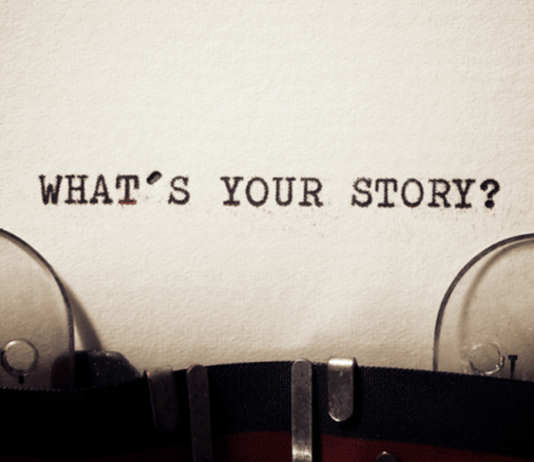 Storytelling Symbolbild: Mit der Schreibmaschine geschriebenes "What's your Story?"