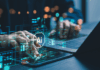 Menschen nutzen Laptops und Computer, um mit KI zu interagieren und ihnen dabei zu helfen, KI zu erstellen, zu programmieren, zu trainieren oder große Datenmengen mit schneller, modernster Technologie zu analysieren.