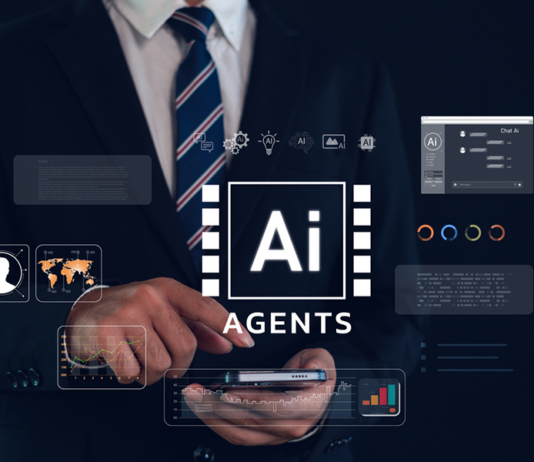 KI-Agenten-Technologiekonzept mit Geschäftsmann, der Smartphone und digitale Schnittstelle nutzt, repräsentiert künstliche Intelligenz, Automatisierung von maschinellem Lernen und intelligente Geschäftslösungen.