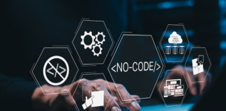 No-Code-Automation: Hebel für Startups Symbolbild No-Code-Automation, Mann am Laptop mit Symbolen